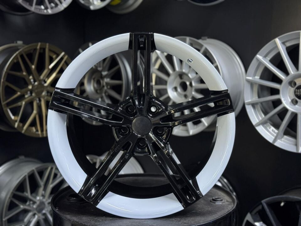 19'' 5X112 TAYCAN JANT TAKIMI