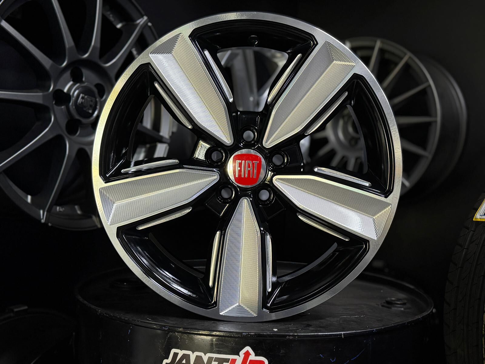 16'' 5X98 FİAT EGEA-DOBLO UYUMLU BABAYAGA MODEL JANT TAKIMI