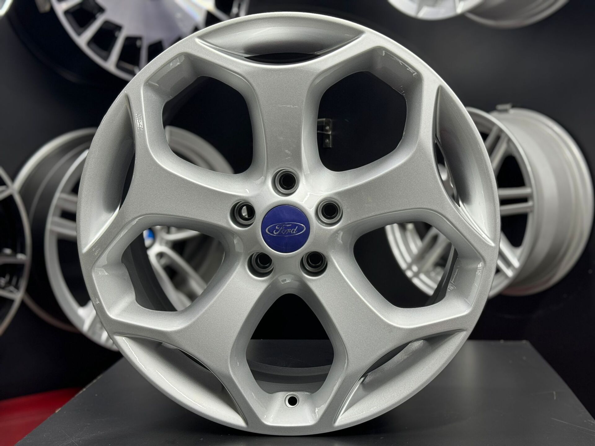 18'' 5X108 FORD ST UYUMLU JANT TAKIMI
