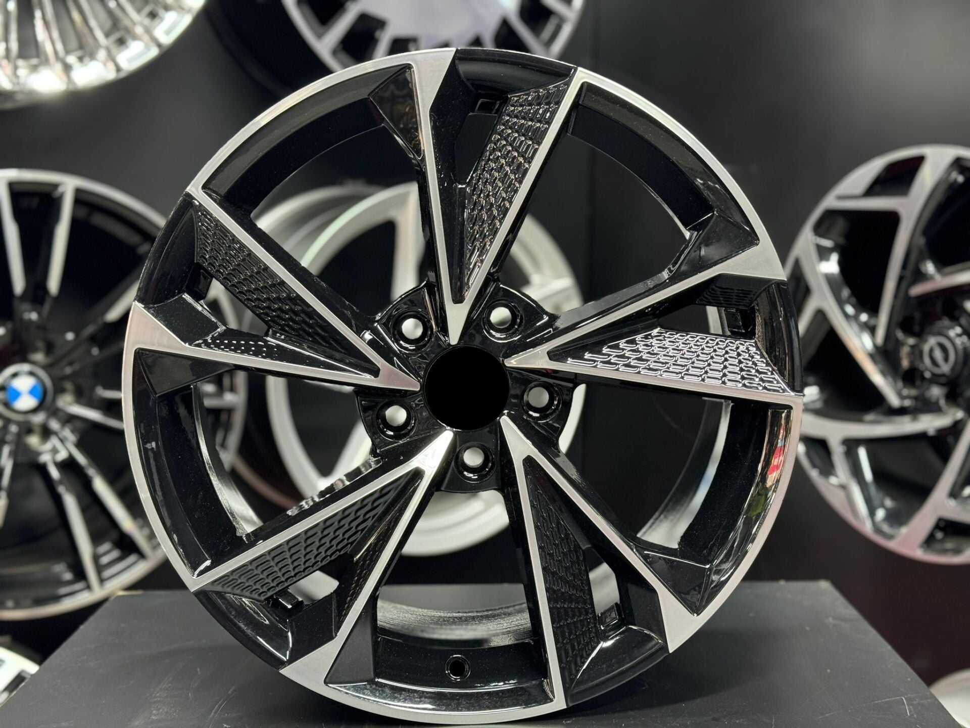 17'' 5x114.3 RENAULT/HYUNDAİ/TOYOTA/KİA UYUMLU JANT TAKIM