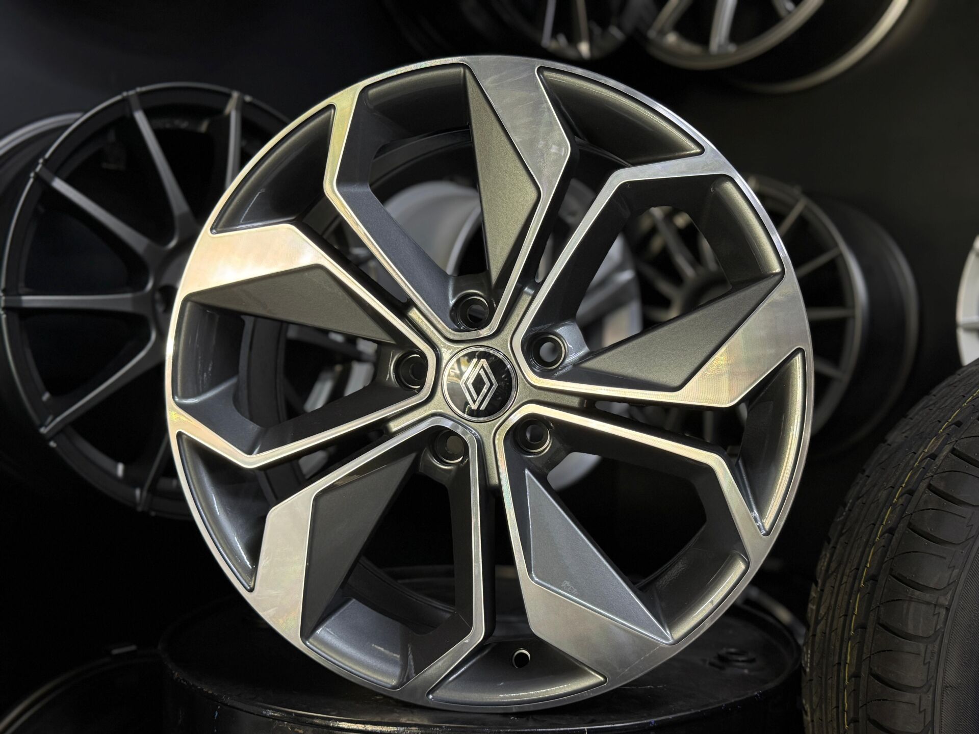 17'' 5X114,3 RENAULT MEGANE  UYUMLU JANT TAKIMI